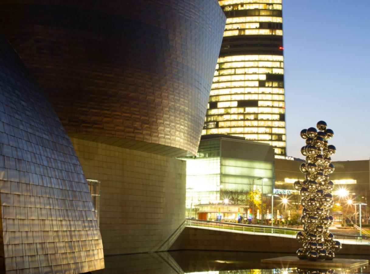 Clasico Y Funcional Vivienda Turistica Centro Bilbao Exterior foto